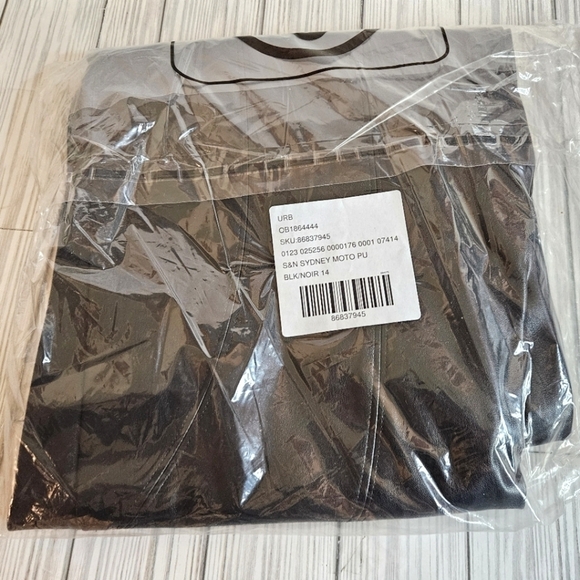Urban Outfitters Silence + Noise Sydney Faux Leather Moto Pants in Black NWT - Picture 10 of 13